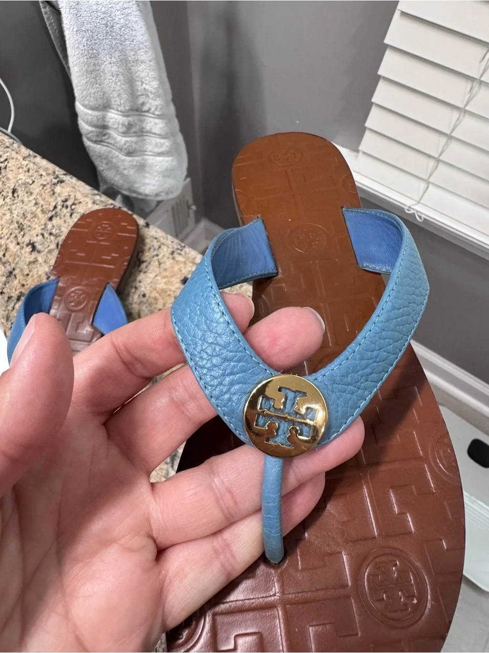 👡Tory Burch Blue Thora Leather Thong Sandals Gold Logo On Tan Footbed, 7.5👡